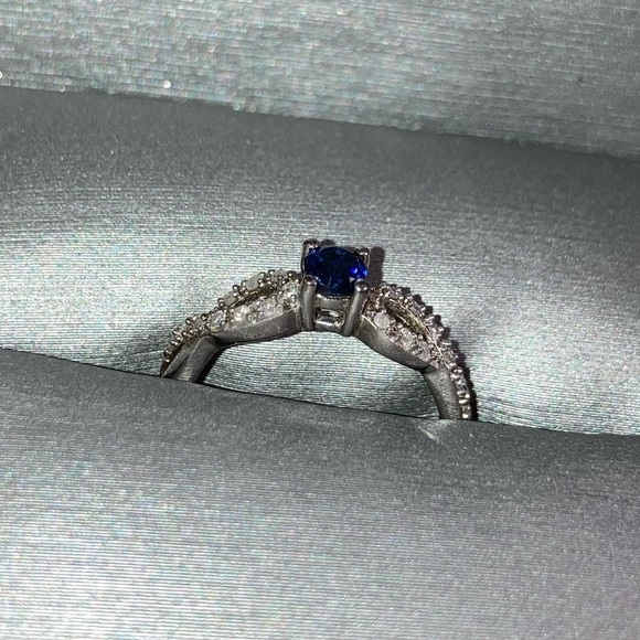 Zales 3.5mm Tanzanite Ring (Size 4.5) - Picture 9 of 10